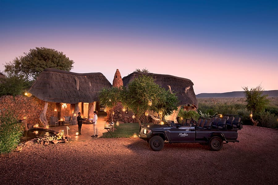 MadikweSafariLodge-Entrance-Evening2